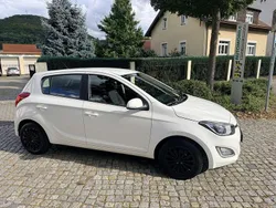Weiß Gebraucht 2013 Hyundai i20 Classic Kleinwagen | 4.000 € (Fairer Preis)