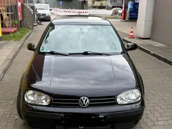 Schwarz Gebraucht 2001 VW Golf IV Kombi | 1.450 € (Etwas zu teuer)