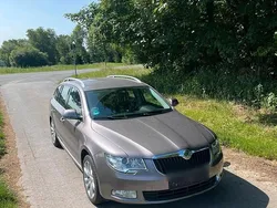 Gold Gebraucht 2010 Skoda Superb Kombi | 6.900 € (Etwas zu teuer)
