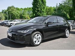 Grenadillschwarz metallic Gebraucht 2024 VW Golf VIII Limousine | 22.890 € (Guter Preis)