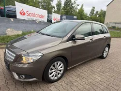 Monolithgrau Gebraucht 2013 Mercedes B180 Van / Kleinbus | 14.990 € (Fairer Preis)