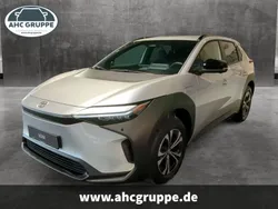 Silber Neu 2025 Toyota bZ4X Connect Style SUV | 39.490 € (Fairer Preis)