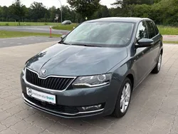 Grau Gebraucht 2018 Skoda Rapid Clever Limousine | 12.890 € (Fairer Preis)