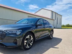 Grau Gebraucht 2022 Audi e-tron Sportback Advanced Plus SUV | 35.500 € (Etwas zu teuer)
