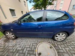 Blau Gebraucht 2005 Seat Ibiza Kleinwagen | 700 € (Fairer Preis)