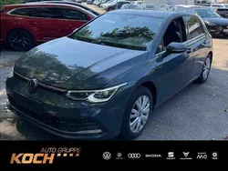 Grau Gebraucht 2022 VW Golf VIII Style Limousine | 24.430 € (Fairer Preis)