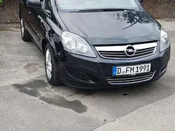 Schwarz Gebraucht 2012 Opel Zafira Family Van / Kleinbus | 4.500 € (Fairer Preis)
