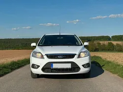 Weiß Gebraucht 2010 Ford Focus Limousine | 4.850 € (Etwas zu teuer)