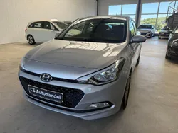 Silber Gebraucht 2018 Hyundai i20 Kleinwagen | 12.990 € (Etwas zu teuer)