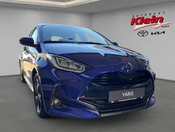 Blau Neu 2025 Toyota Yaris Hybrid Limousine | 28.460 € (Etwas zu teuer)