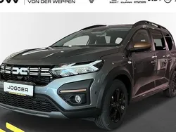 Grau Gebraucht 2024 Dacia Jogger Extreme Kombi | 26.480 € (Fairer Preis)
