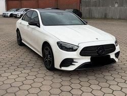 Weiß Gebraucht 2021 Mercedes E220 AMG line Limousine | 38.980 € (Etwas zu teuer)