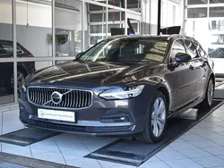 Grau Gebraucht 2021 Volvo V90 Momentum Kombi | 30.580 € (Teuer)