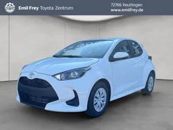 Weiß Neu 2025 Toyota Yaris Hybrid Business Edition Limousine | 21.990 € (Guter Preis)