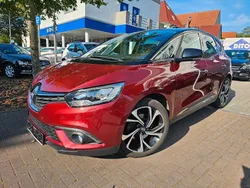 Rot Gebraucht 2017 Renault Scénic IV Bose Edition Van / Kleinbus | 10.950 € (Fairer Preis)