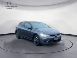 Grau Gebraucht 2021 VW Polo Life Kleinwagen | 15.799 € (Fairer Preis)
