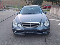 Grau Gebraucht 2005 Mercedes E350 Avantgarde Kombi | 3.400 € (Superpreis)