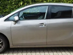 Grau Gebraucht 2015 Toyota Verso Multidrive S Van / Kleinbus | 14.000 € (Fairer Preis)