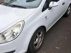 Weiß Gebraucht 2011 Opel Astra Van | 2.800 € (Superpreis)