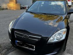 Gebraucht 2007 Kia Ceed LX Kleinwagen | 2.300 € (Etwas zu teuer)