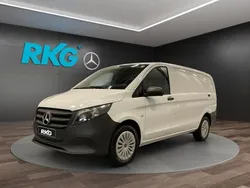 Weiß Gebraucht 2024 Mercedes Vito Van / Kleinbus | 37.354 € (Etwas zu teuer)