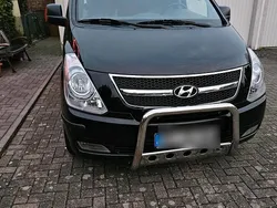 Schwarz Gebraucht 2011 Hyundai H-1 Van / Kleinbus | 13.300 €