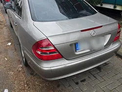 Gold Gebraucht 2003 Mercedes E220 Limousine | 2.700 € (Guter Preis)