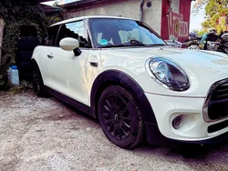 Weiß Gebraucht 2019 Mini ONE Kleinwagen | 16.900 € (Fairer Preis)