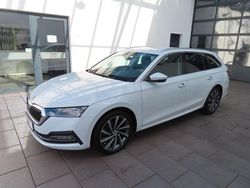 Weiß Gebraucht 2023 Skoda Octavia Kombi | 18.985 € (Fairer Preis)