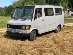 Grau Gebraucht 1989 Mercedes T1 Van | 11.400 €