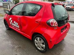 Rot Gebraucht 2009 Toyota Aygo Team Kleinwagen | 999 € (Etwas zu teuer)