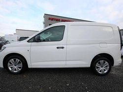 Weiß Gebraucht 2021 VW Caddy Van / Kleinbus | 16.650 € (Fairer Preis)