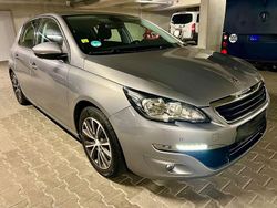 Grau Gebraucht 2014 Peugeot 308 Active Limousine | 4.999 € (Guter Preis)