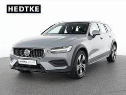 Vapour grey / Gebraucht 2023 Volvo V60 CC Plus Kombi | 37.880 € (Fairer Preis)