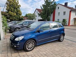 Blau Gebraucht 2011 Mercedes B200 Van / Kleinbus | 8.250 € (Teuer)