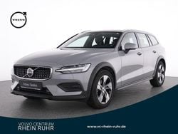 Vapour grey / metallic Gebraucht 2023 Volvo V60 CC Plus Kombi | 33.980 € (Superpreis)