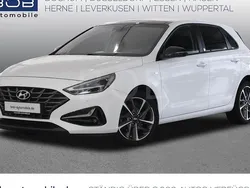 Weiß Gebraucht 2021 Hyundai i30 Edition 30+ Limousine | 19.850 € (Fairer Preis)