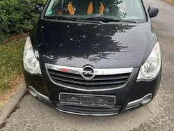 Kosmosschwarz Gebraucht 2010 Opel Agila Edition Kleinwagen | 1.499 € (Superpreis)