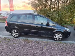 Grau Gebraucht 2011 Opel Zafira Innovation Van / Kleinbus | 2.999 € (Superpreis)