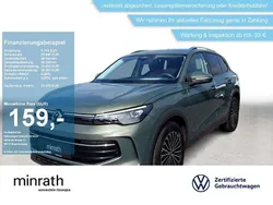 Grün Gebraucht 2024 VW Tiguan Life SUV | 31.670 € (Fairer Preis)