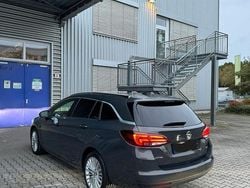 Grau Gebraucht 2016 Opel Astra Active Kombi | 6.900 € (Fairer Preis)