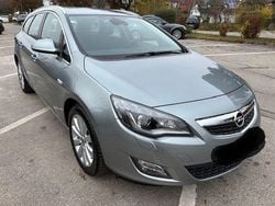 Grau Gebraucht 2012 Opel Astra Kombi | 6.550 € (Fairer Preis)