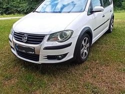 Weiß Gebraucht 2008 VW Touran Cross Van / Kleinbus | 5.500 € (Fairer Preis)
