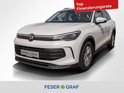 Pure white Gebraucht 2024 VW Tiguan Basis SUV | 35.640 € (Fairer Preis)