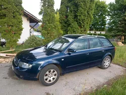 Blau Gebraucht 2004 Audi A4 Kombi | 1.500 € (Fairer Preis)