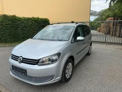 Silber Gebraucht 2011 VW Touran Trendline Van / Kleinbus | 5.500 € (Guter Preis)