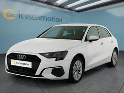 Weiß Gebraucht 2022 Audi A3 e-tron Kleinwagen | 23.949 €