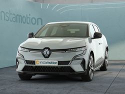 Grau Gebraucht 2023 Renault Mégane Techno Limousine | 28.477 € (Fairer Preis)