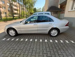 Silber Gebraucht 2001 Mercedes C220 Limousine | 3.600 € (Teuer)
