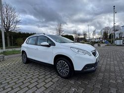 Weiß Gebraucht 2013 Peugeot 2008 SUV | 5.500 €